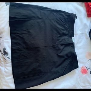 Izod women’s golf skirt